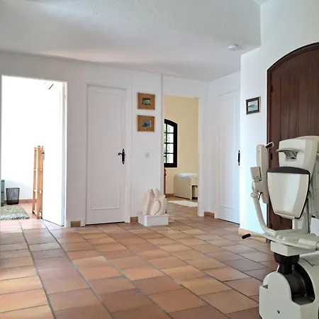 4 Bedroom With Pool Sea View Ac Parking - Benakey